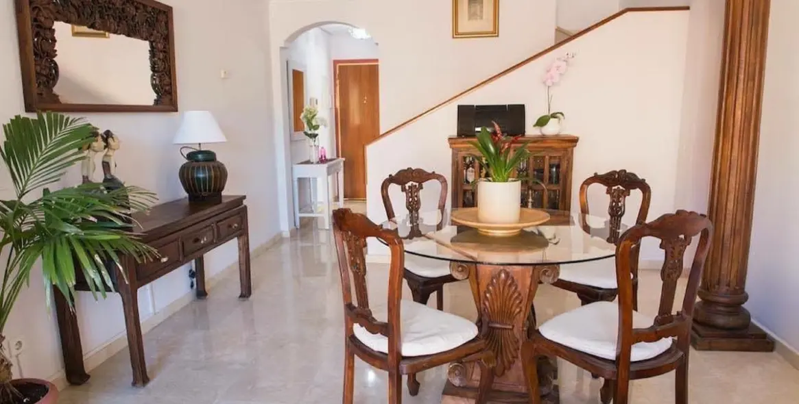 Sale of penthouse duplex in La Duquesa 5