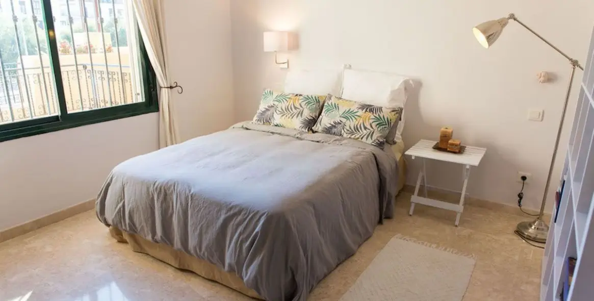 Sale of penthouse duplex in La Duquesa 11