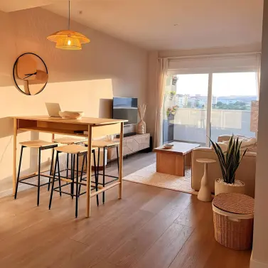 Sale of middle floor apartment in Estepona