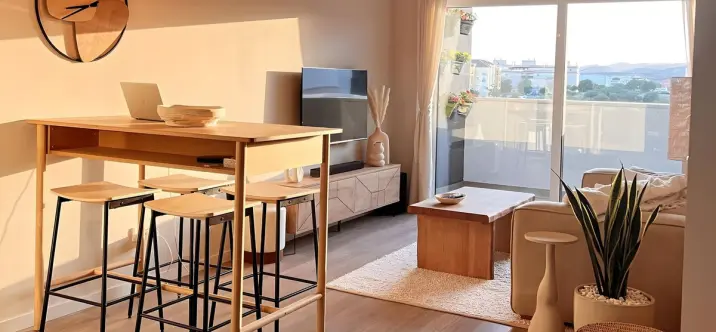 Sale of middle floor apartment in Estepona 1