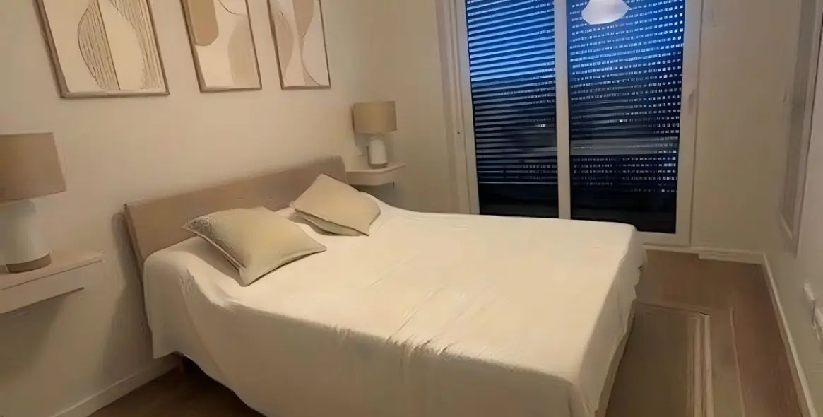 Venta de apartamento en planta media en Estepona 5