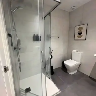 Sale of middle floor apartment in Estepona