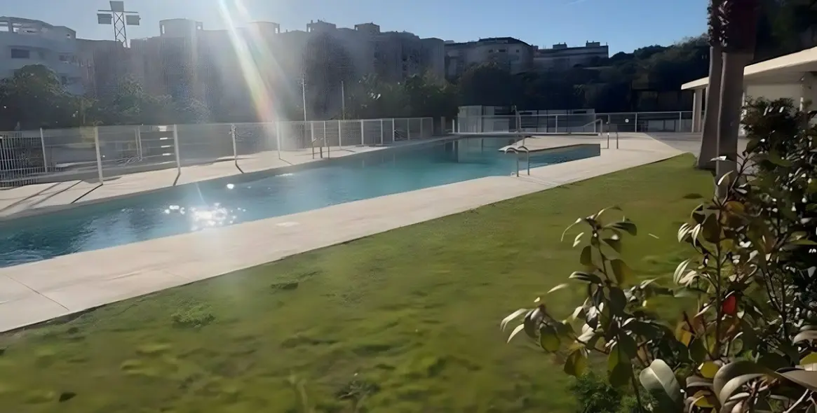 Venta de apartamento en planta media en Estepona 9