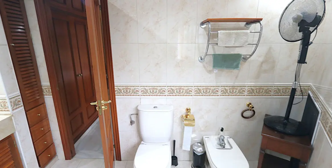 Sale of penthouse in Fuengirola 11