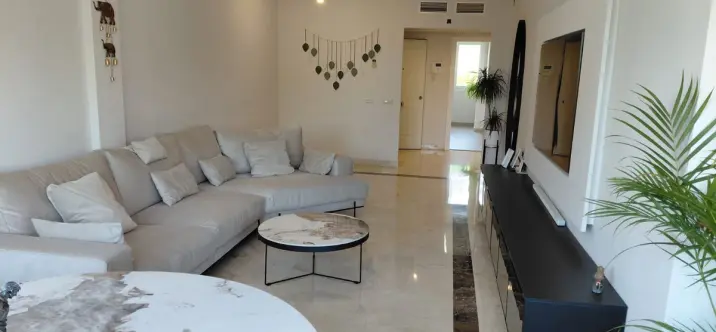 Продажа апартаментов на среднем этаже в Marbella 0