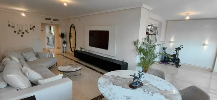 Продажа апартаментов на среднем этаже в Marbella 1