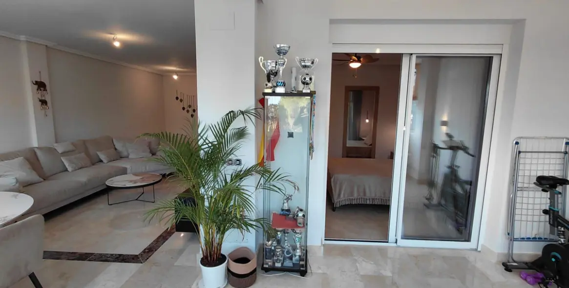 Продажа апартаментов на среднем этаже в Marbella 3