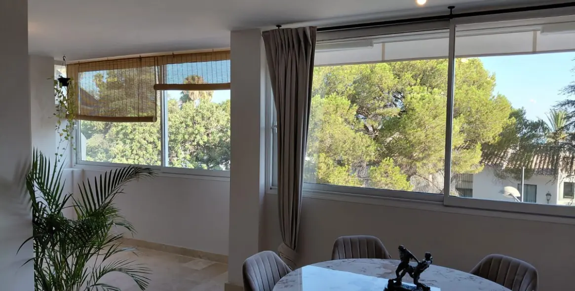 Продажа апартаментов на среднем этаже в Marbella 11