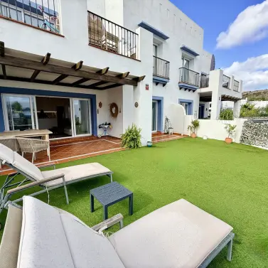 Продажа апартаментов на первом этаже в Benahavís