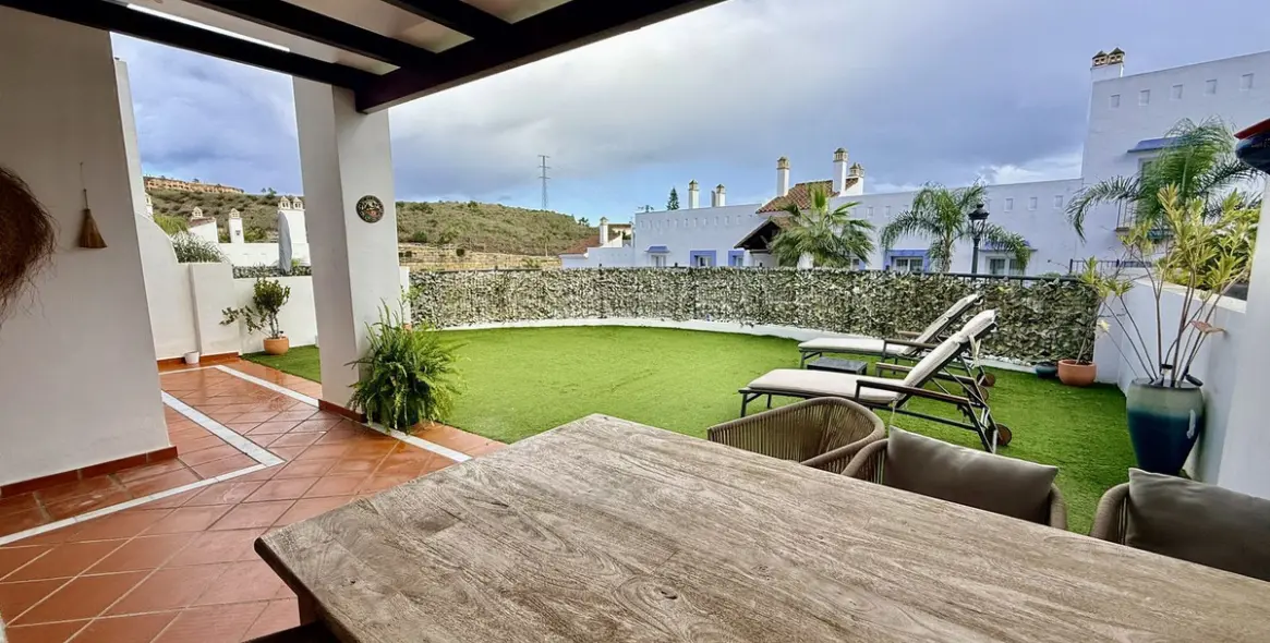 Продажа апартаментов на первом этаже в Benahavís 2