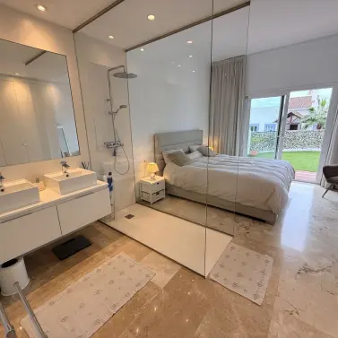 Продажа апартаментов на первом этаже в Benahavís