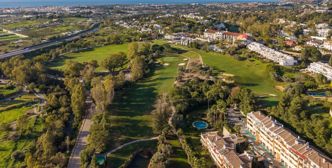 Продажа апартаментов на среднем этаже в Benahavís 26