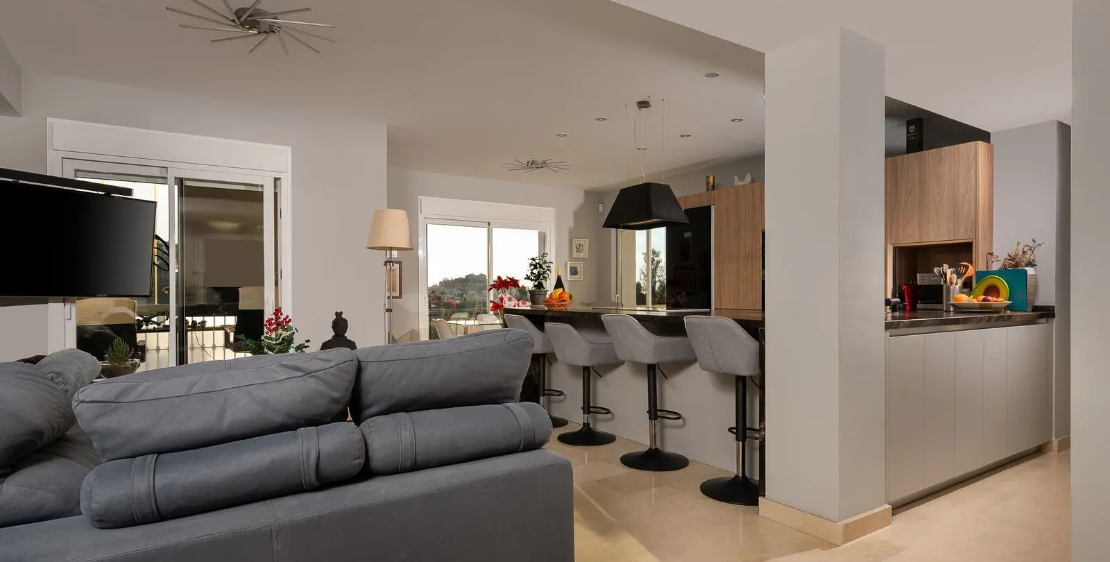 Sale of middle floor apartment in Benahavís 3