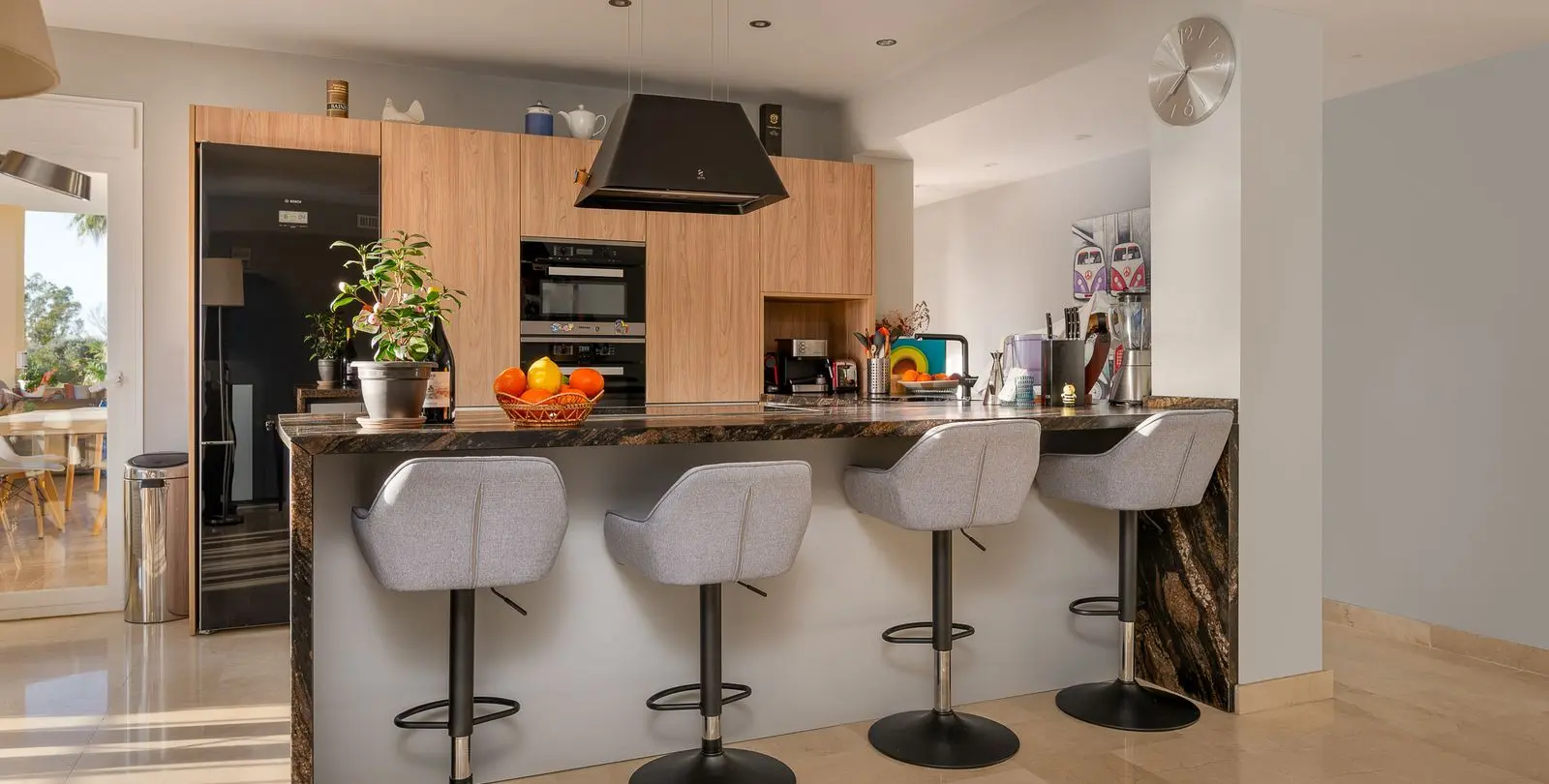 Sale of middle floor apartment in Benahavís 5