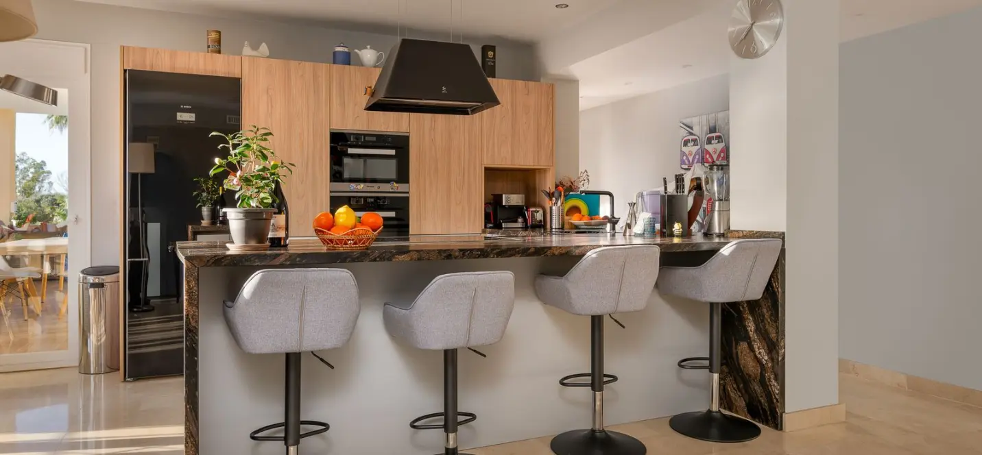 Sale of middle floor apartment in Benahavís 4
