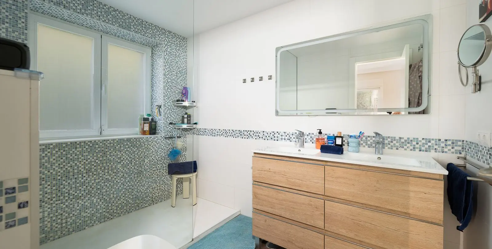 Sale of middle floor apartment in Benahavís 19