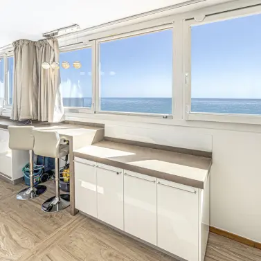 Short-term rent of penthouse in Estepona