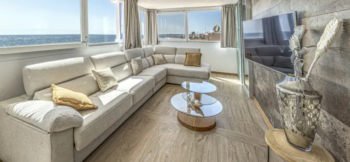 Short-term rent of penthouse in Estepona 4