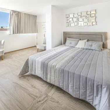 Short-term rent of penthouse in Estepona