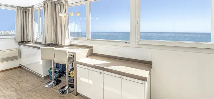 Short-term rent of penthouse in Estepona 3