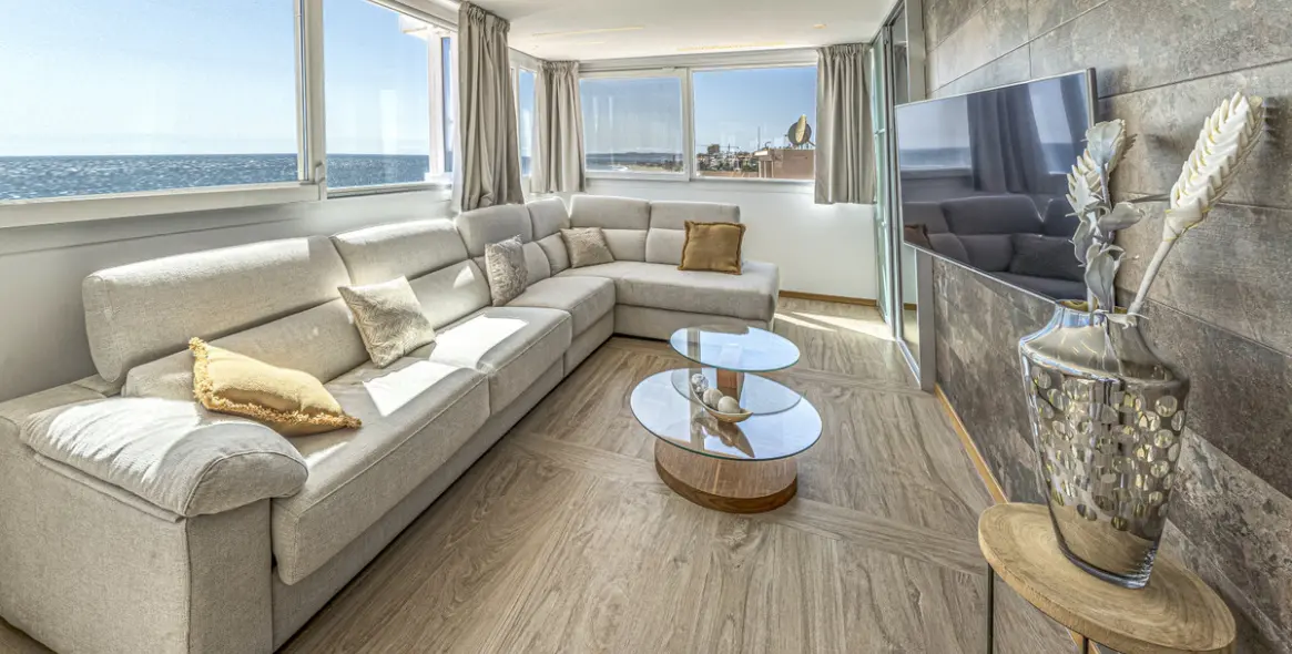 Short-term rent of penthouse in Estepona 5