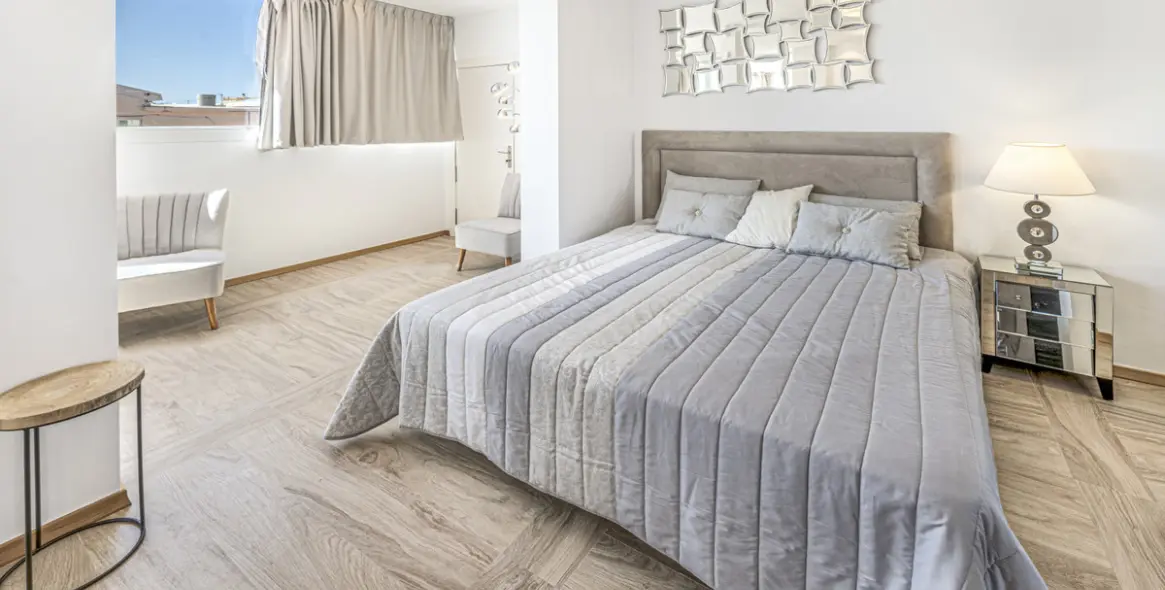 Short-term rent of penthouse in Estepona 6
