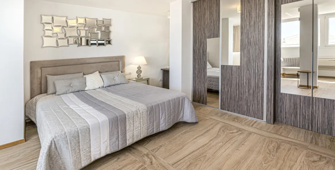 Short-term rent of penthouse in Estepona 7