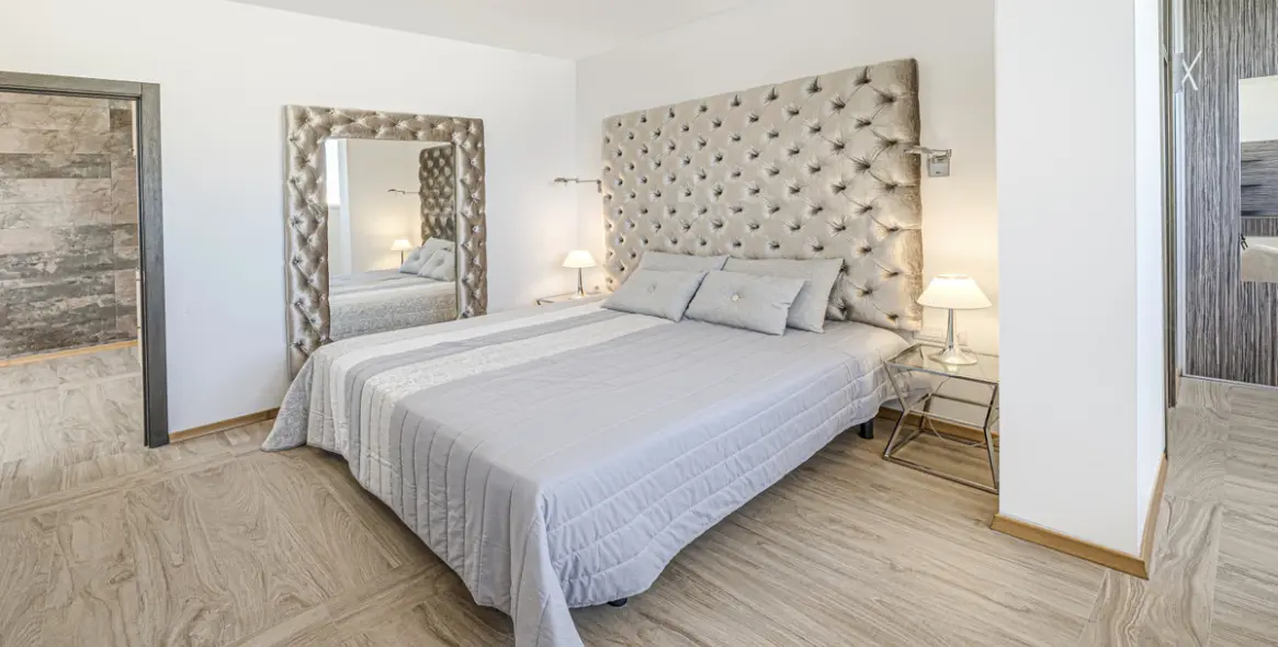 Short-term rent of penthouse in Estepona 10