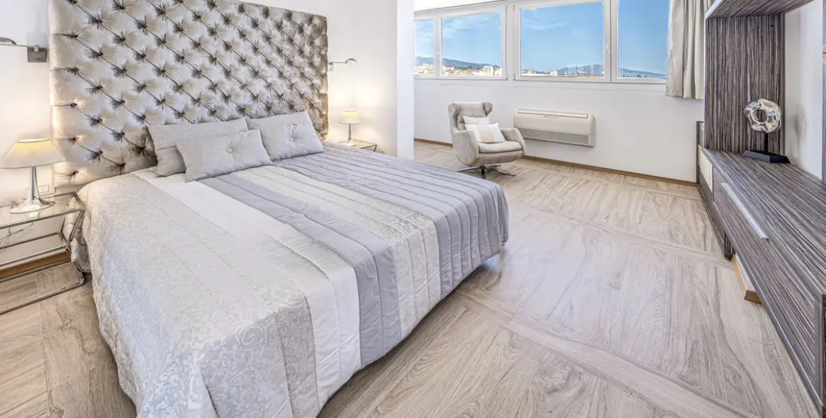 Short-term rent of penthouse in Estepona 12