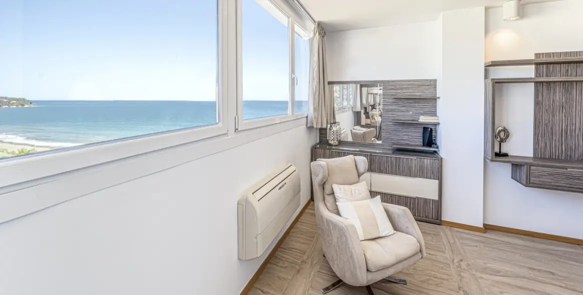 Short-term rent of penthouse in Estepona 13