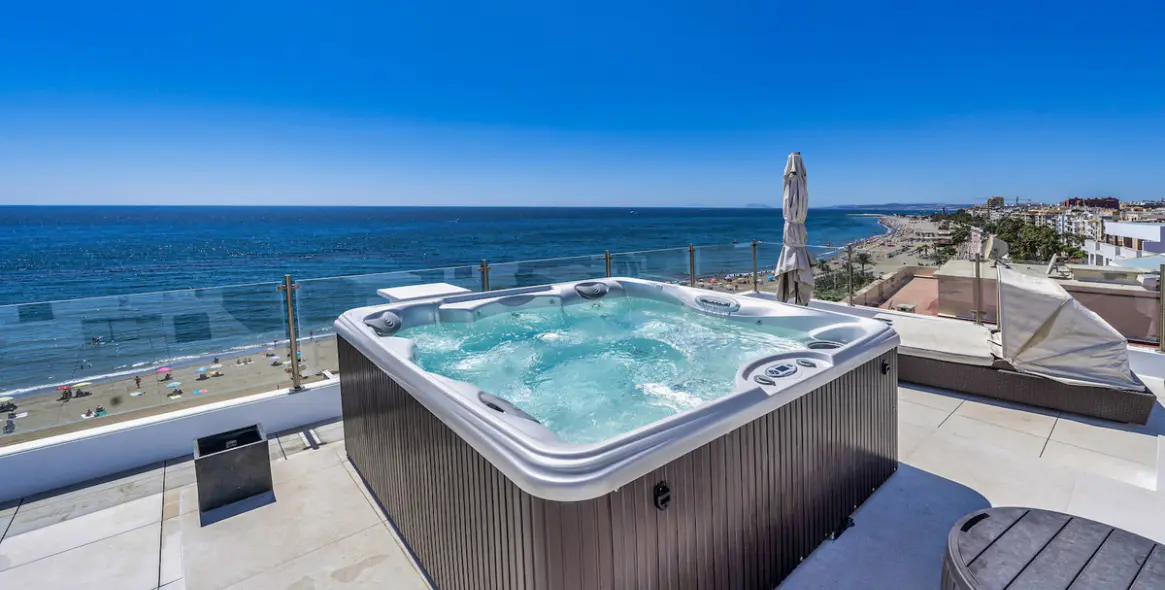 Short-term rent of penthouse in Estepona 15