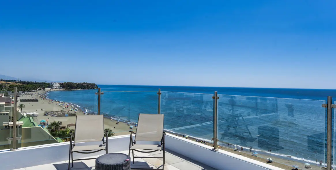 Short-term rent of penthouse in Estepona 16