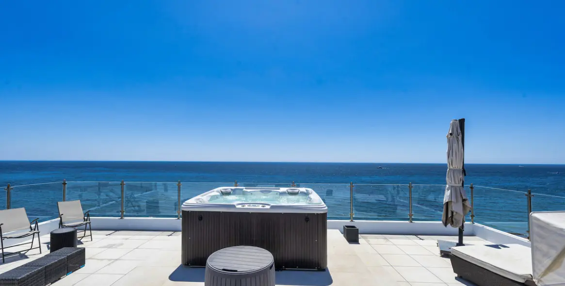 Short-term rent of penthouse in Estepona 17