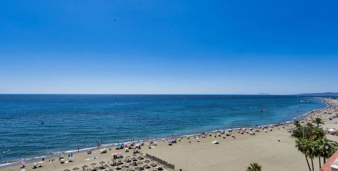 Short-term rent of penthouse in Estepona 18