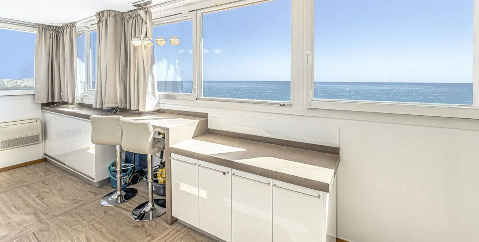 Sale of penthouse in Estepona 4