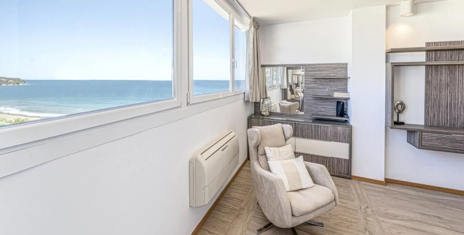 Sale of penthouse in Estepona 13