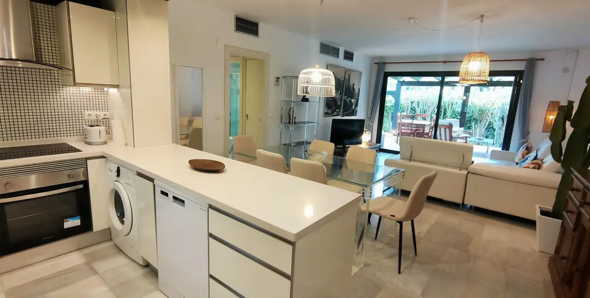 Long-term rent of ground floor apartment in Puerto Banús 6