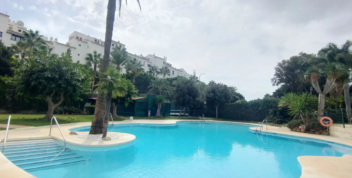 Long-term rent of ground floor apartment in Puerto Banús 20