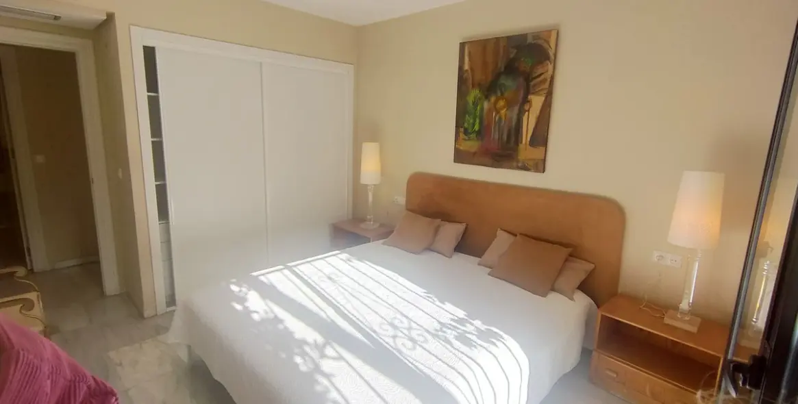 Долгосрочная аренда апартаментов на первом этаже в Puerto Banús 23