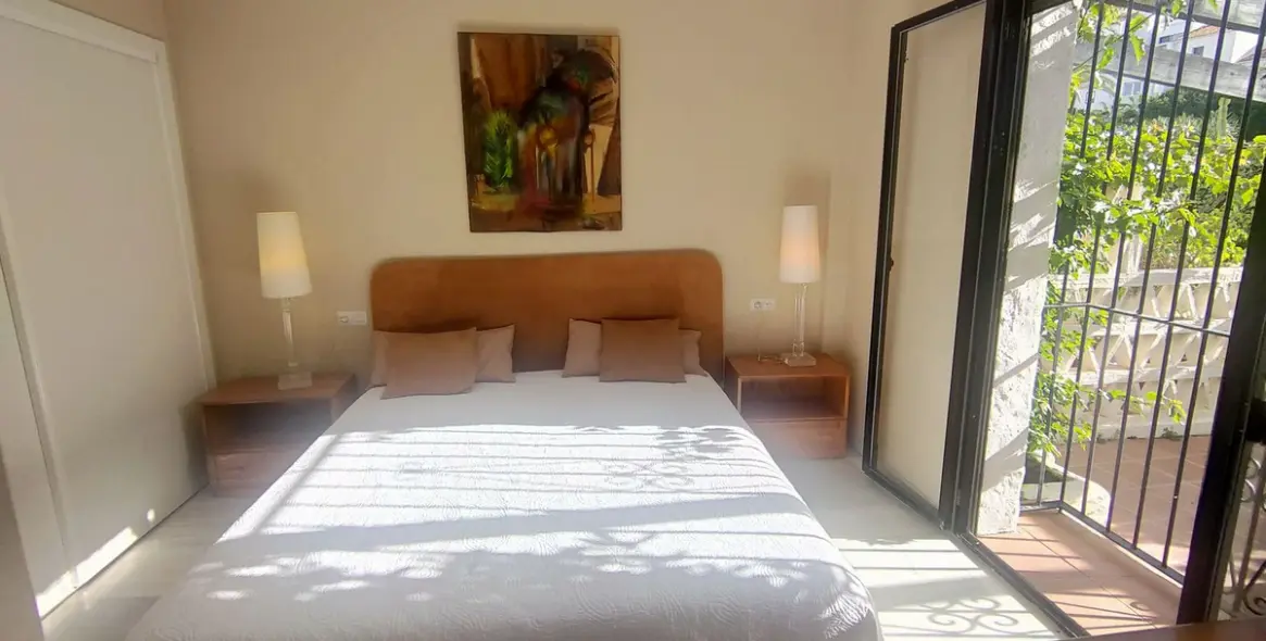 Долгосрочная аренда апартаментов на первом этаже в Puerto Banús 25