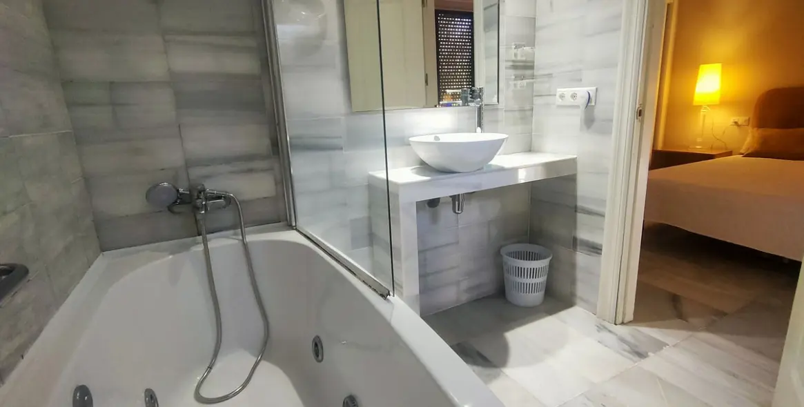 Долгосрочная аренда апартаментов на первом этаже в Puerto Banús 27