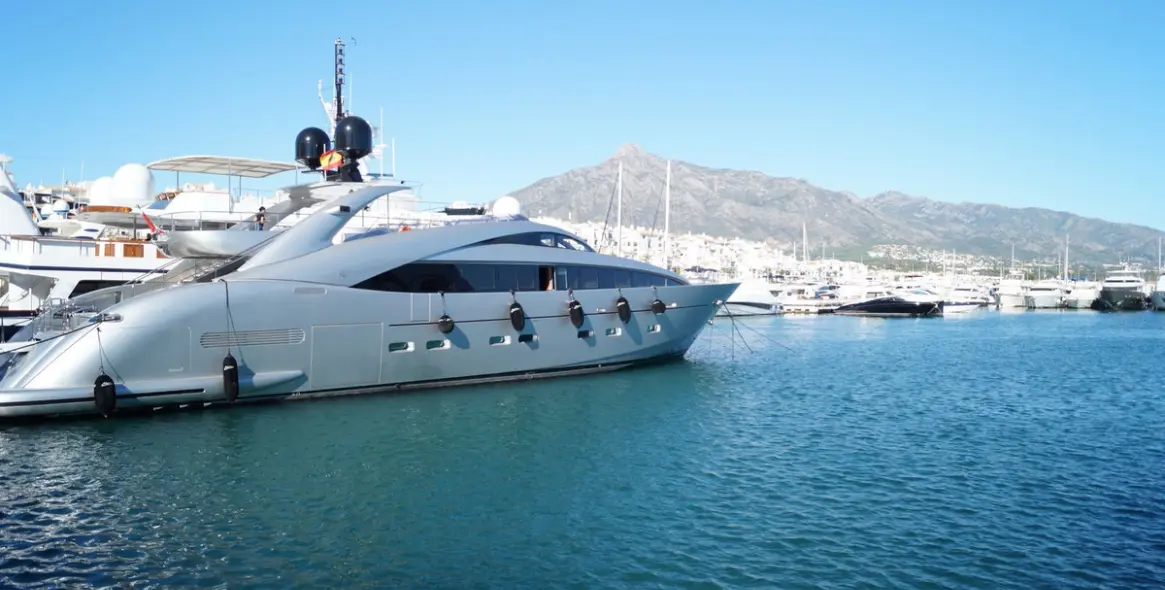 Долгосрочная аренда апартаментов на первом этаже в Puerto Banús 30