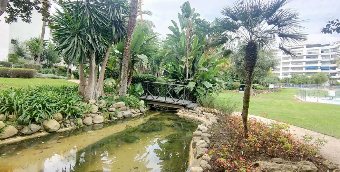 Долгосрочная аренда апартаментов на первом этаже в Puerto Banús 41