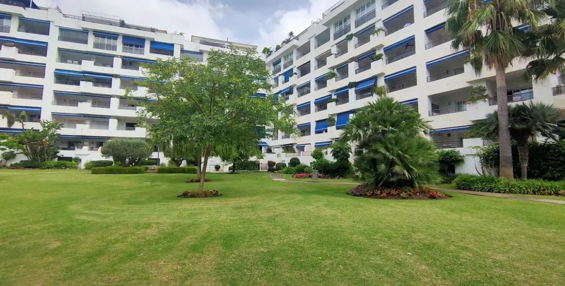 Долгосрочная аренда апартаментов на первом этаже в Puerto Banús 42