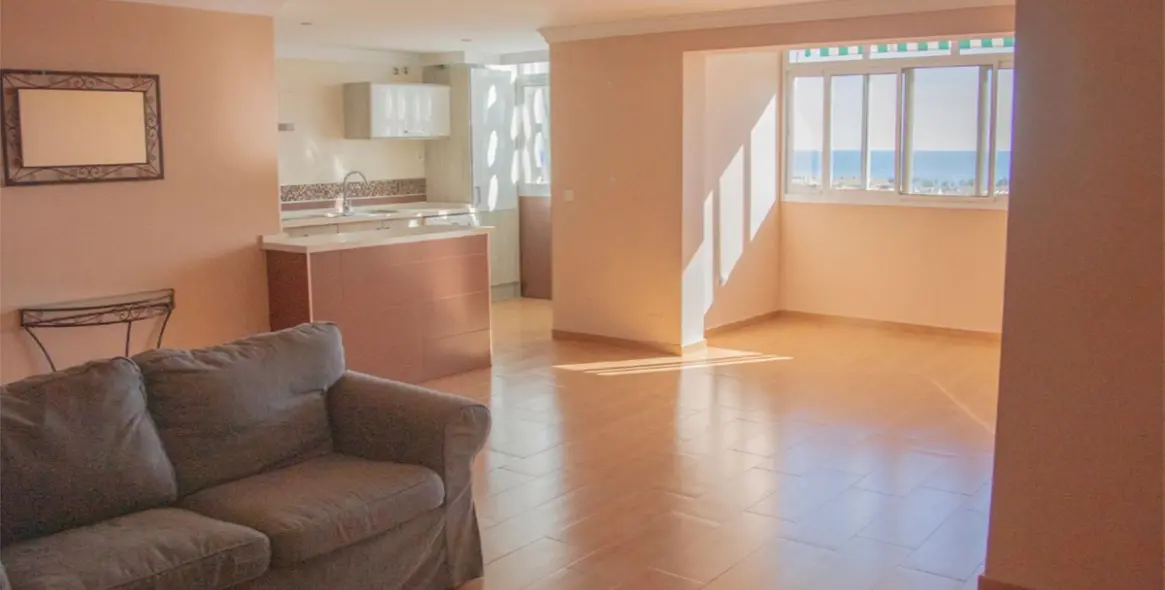 Sale of middle floor apartment in San Pedro de Alcántara 1