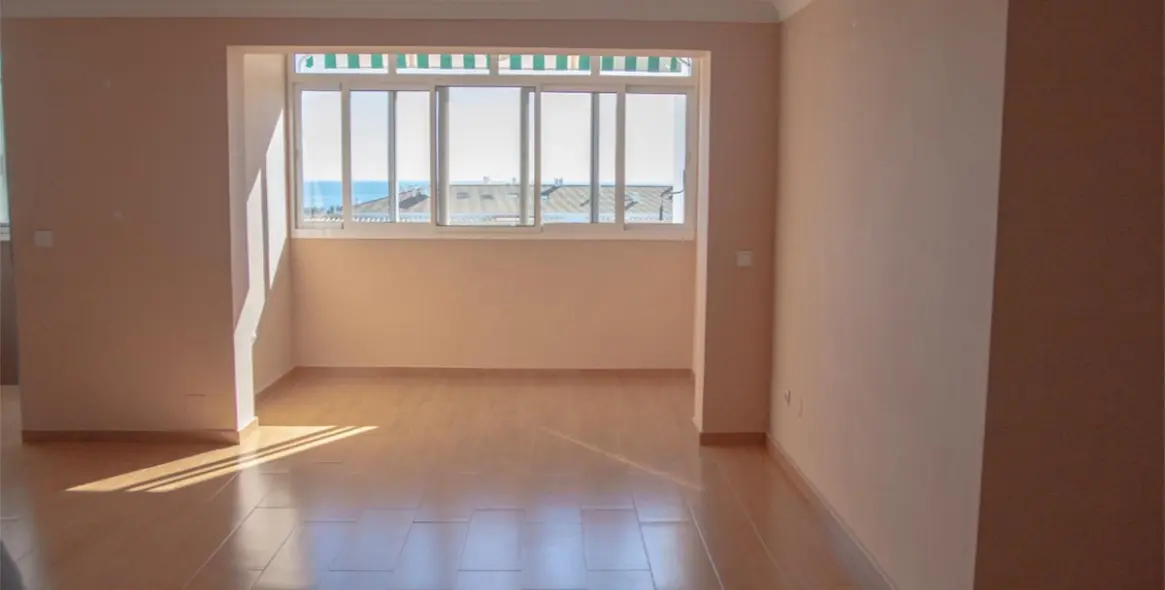 Sale of middle floor apartment in San Pedro de Alcántara 4