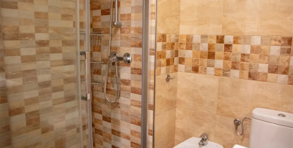 Sale of middle floor apartment in San Pedro de Alcántara 12