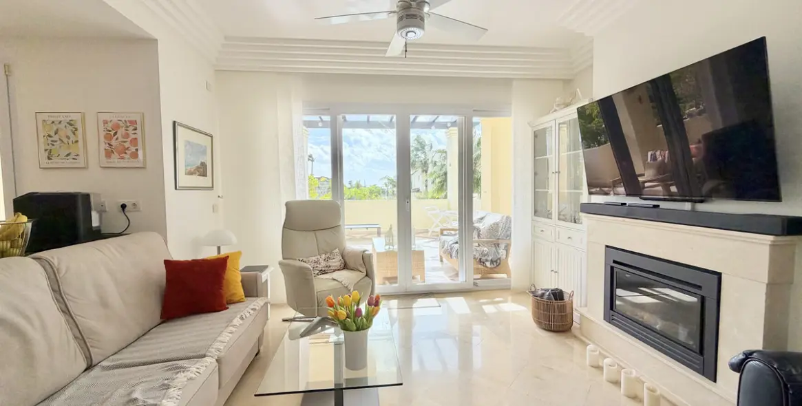 Продажа апартаментов на среднем этаже в Casares 2