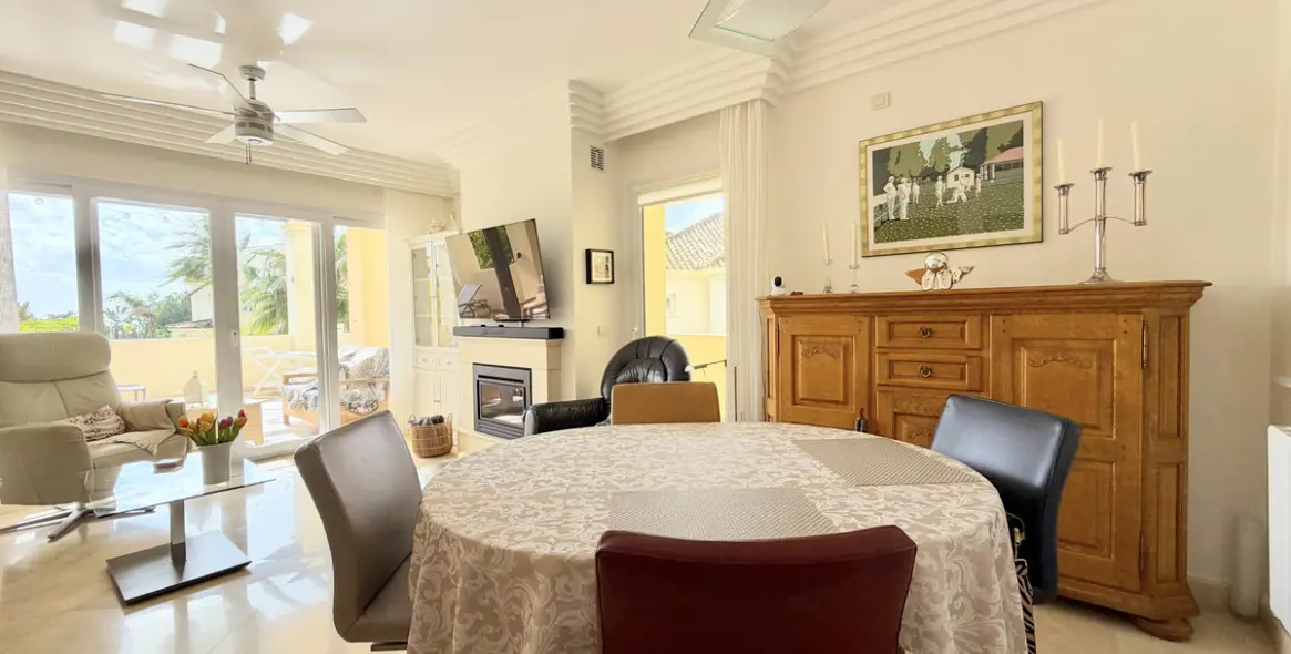 Продажа апартаментов на среднем этаже в Casares 4