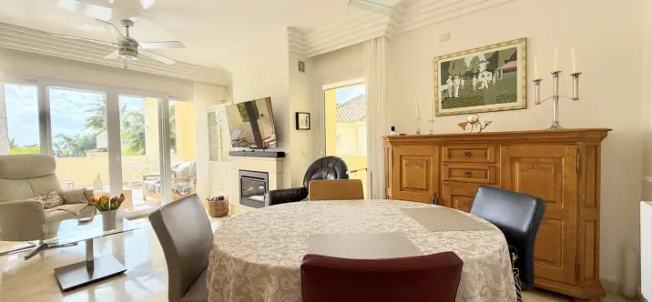 Venta de apartamento en planta media en Casares 3